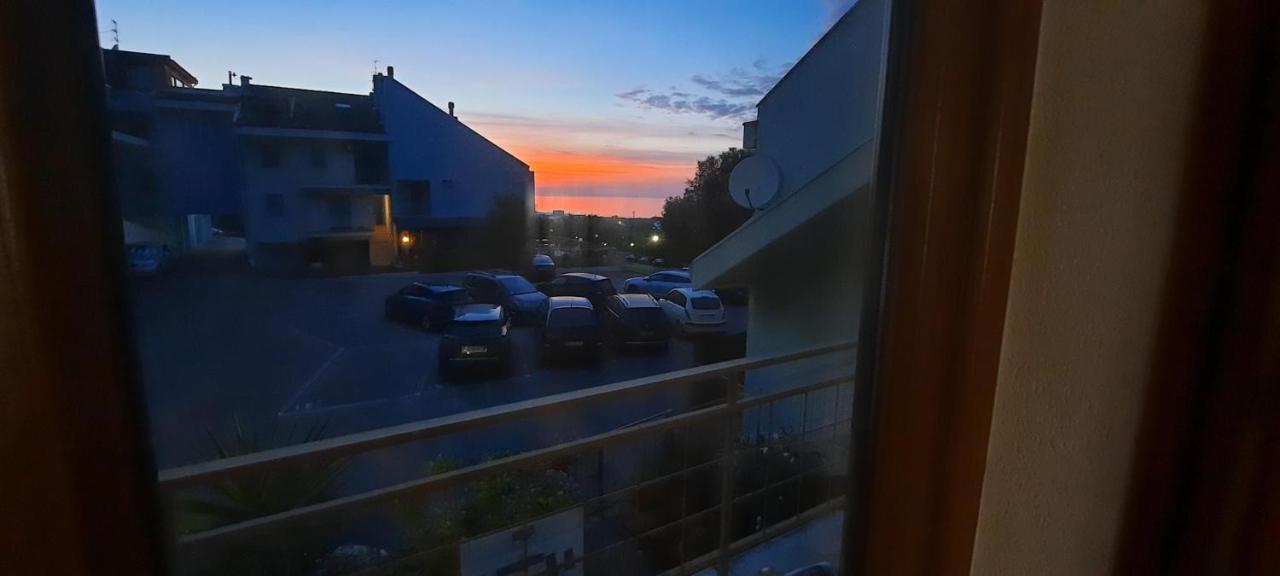 Casamarina Apartman Marina di Montemarciano Kültér fotó